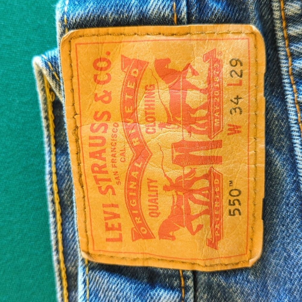 Levi's 550 jeans size 34-29. (14)